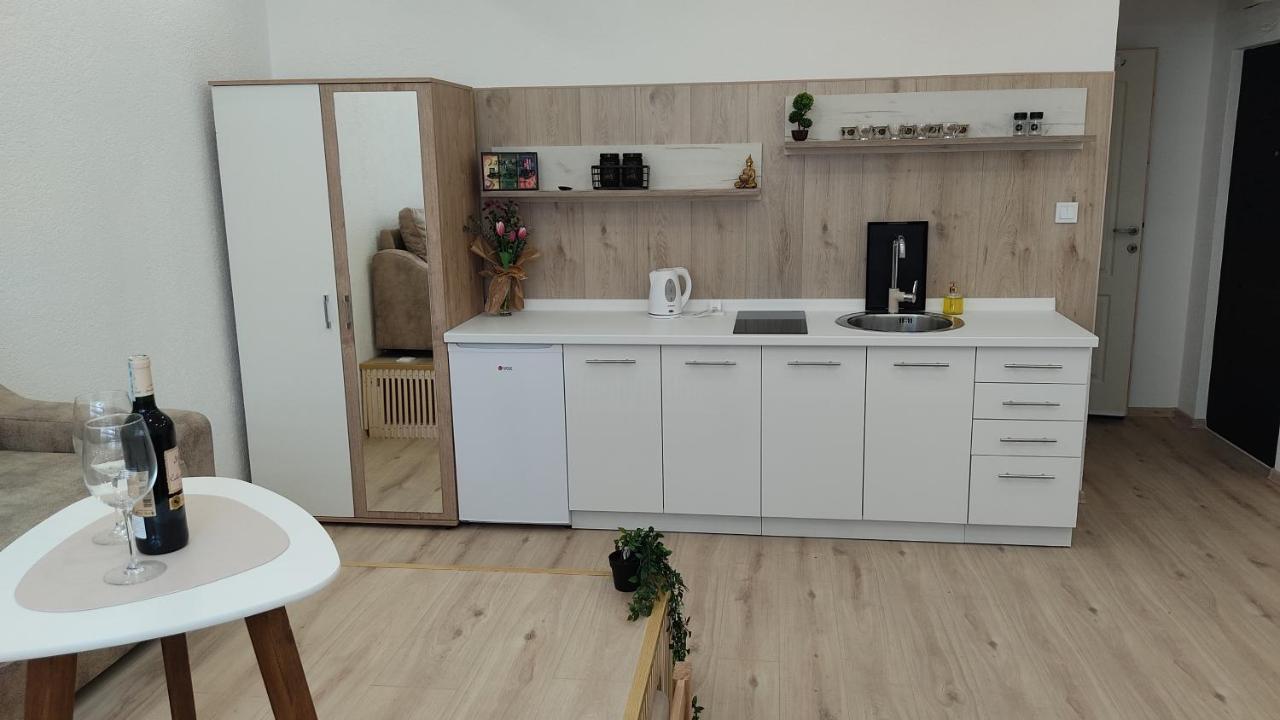 Studio Apartment - A Bit Of Joy Saraievo Exterior foto