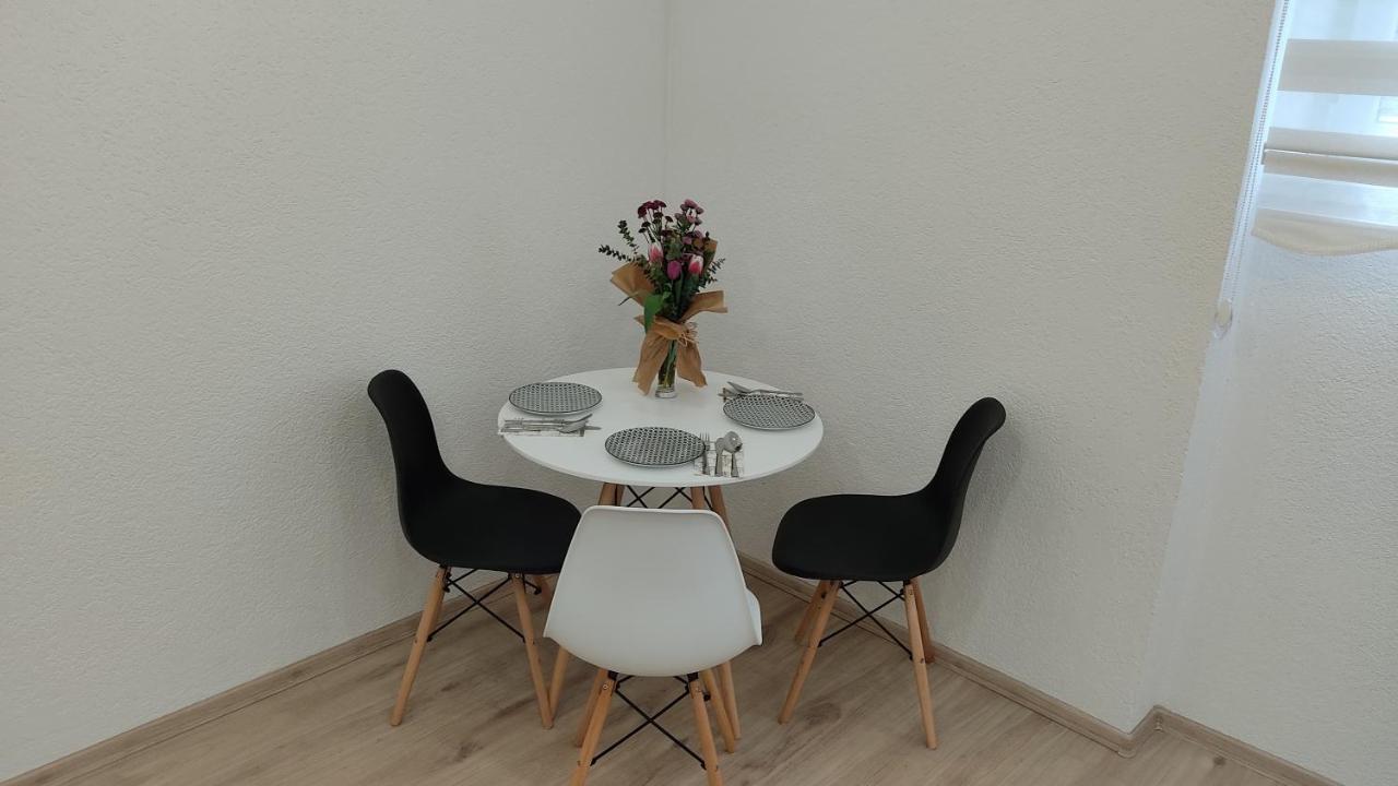 Studio Apartment - A Bit Of Joy Saraievo Exterior foto